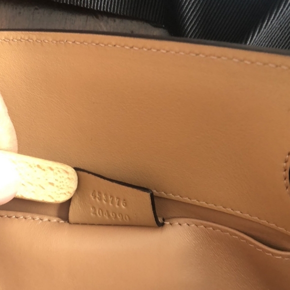 GUCCI Metallic Clutch - Picture 13 of 16